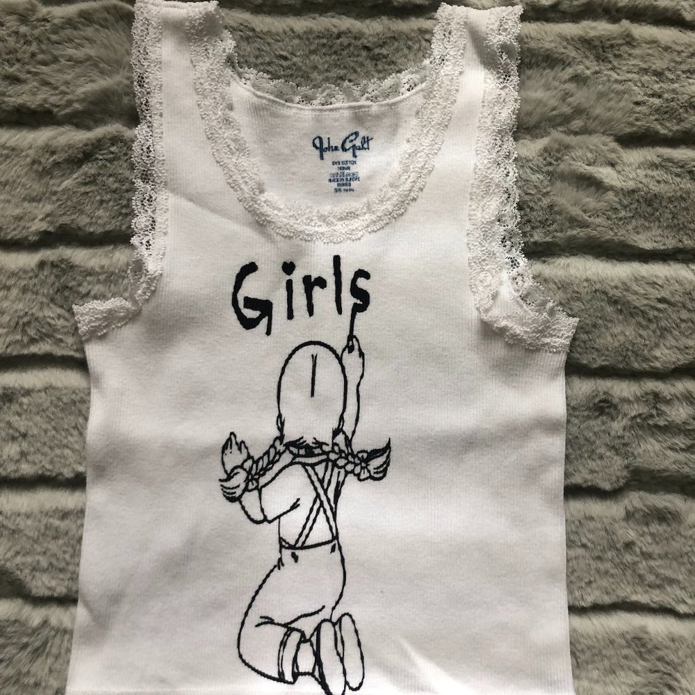 BRANDY MELVILLE JOHN GALT "GIRL" TEE - ONE SIZE